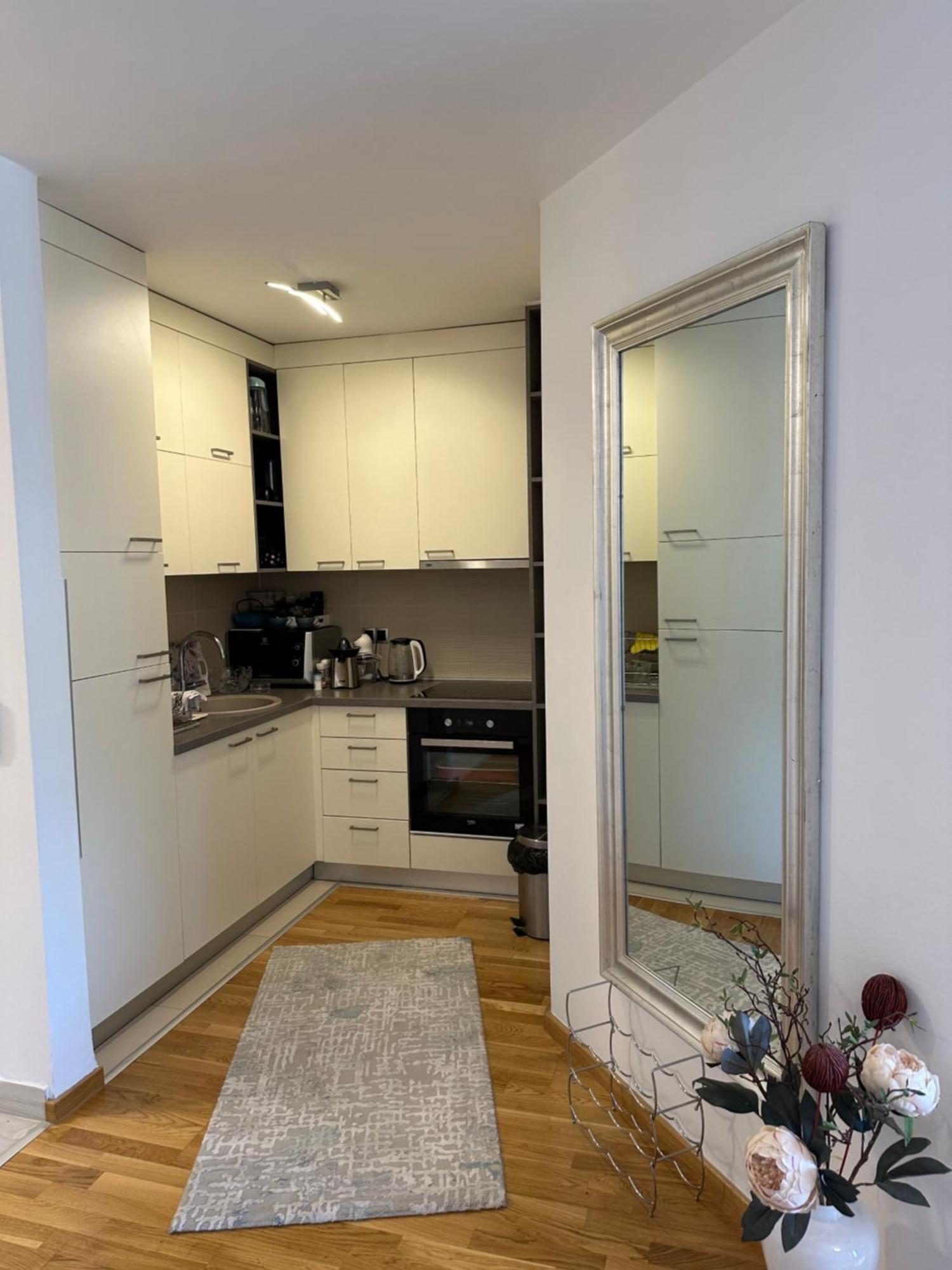 Apartment Boulevard *